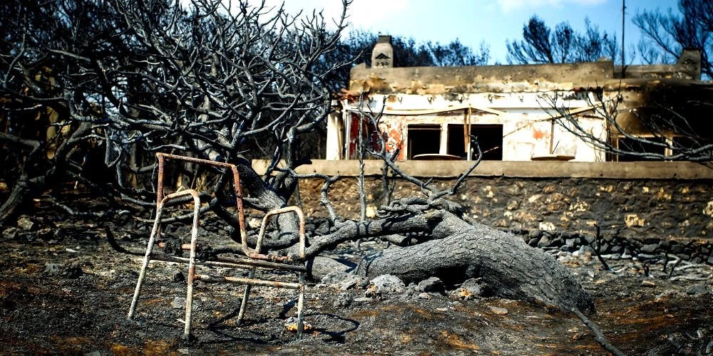 Τραγωδία στο Μάτι: Αίτημα για να διερευνηθεί πού και με ποιον ήταν ο διοικητής των ελικοπτέρων